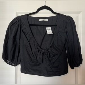 NWT Women’s Tie-Front Puff Sleeve Top